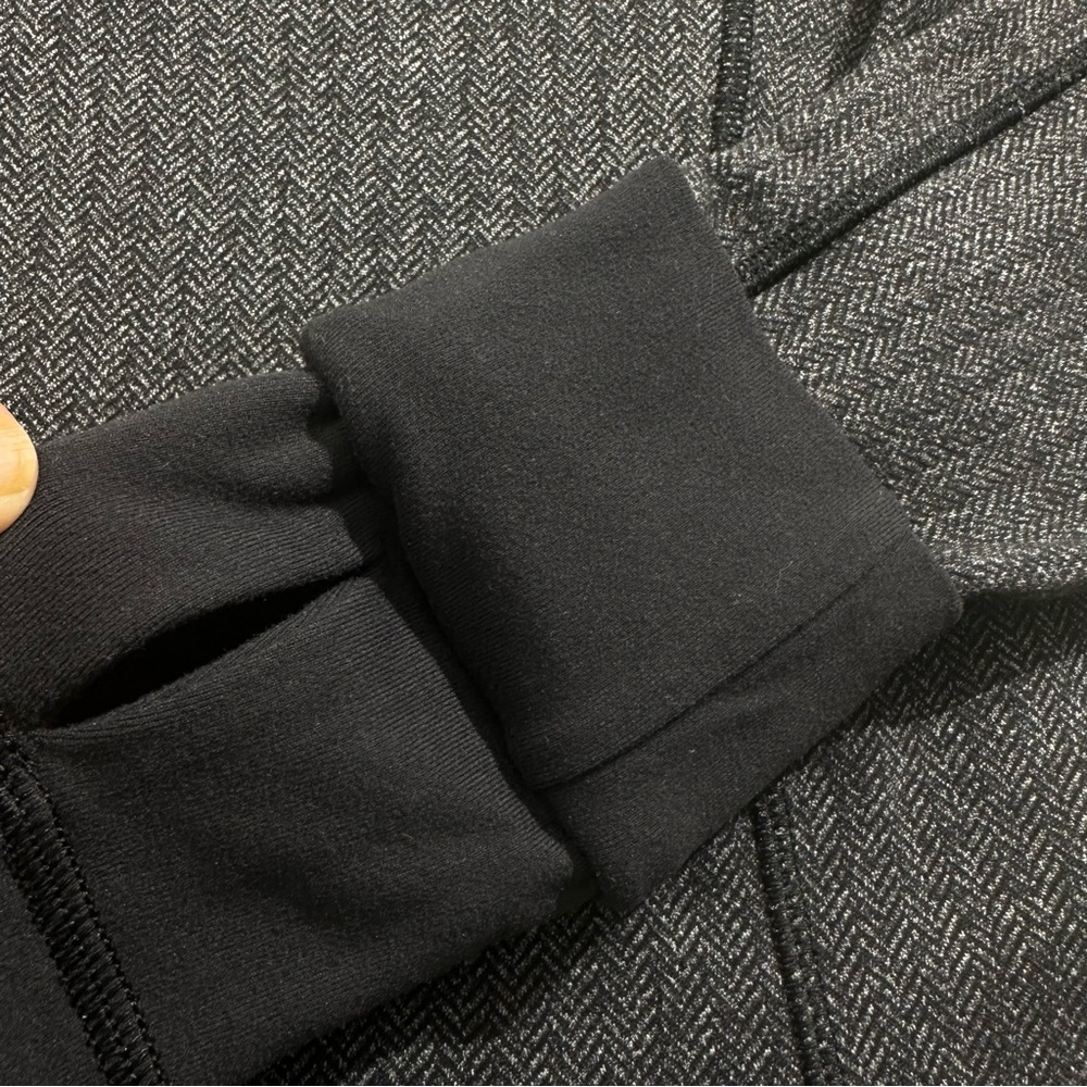 Lululemon Think Fast Pullover Hoodie Size 8 - Picture 7 of 12